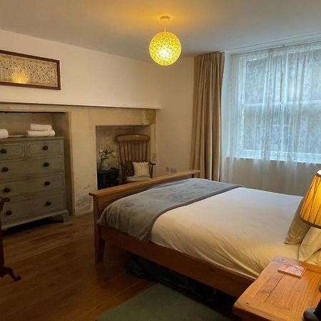 Beautiful 3 Bed Basement Flat With Garden Apartman Bath Kültér fotó